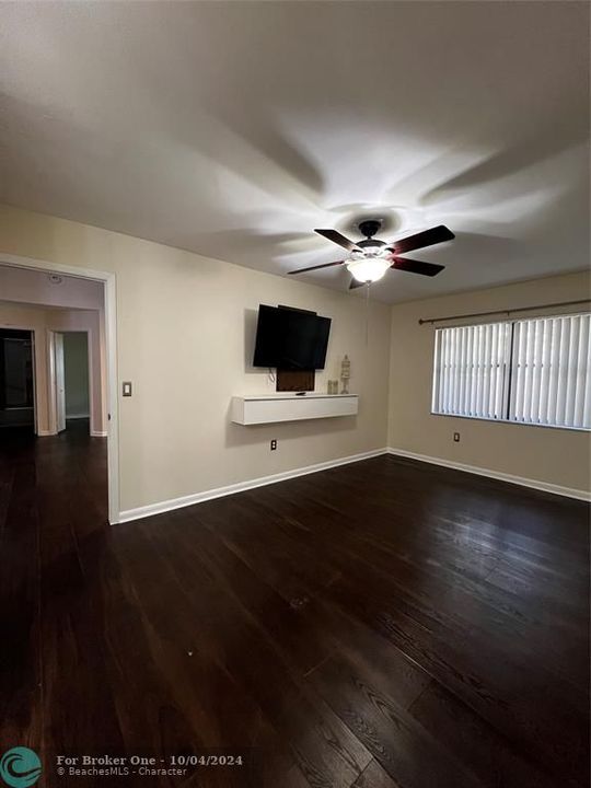 For Rent: $2,650 (2 beds, 2 baths, 954 Square Feet)