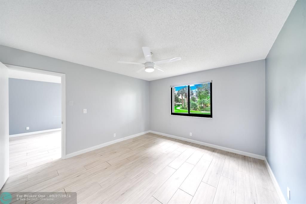 For Sale: $220,000 (2 beds, 2 baths, 1125 Square Feet)