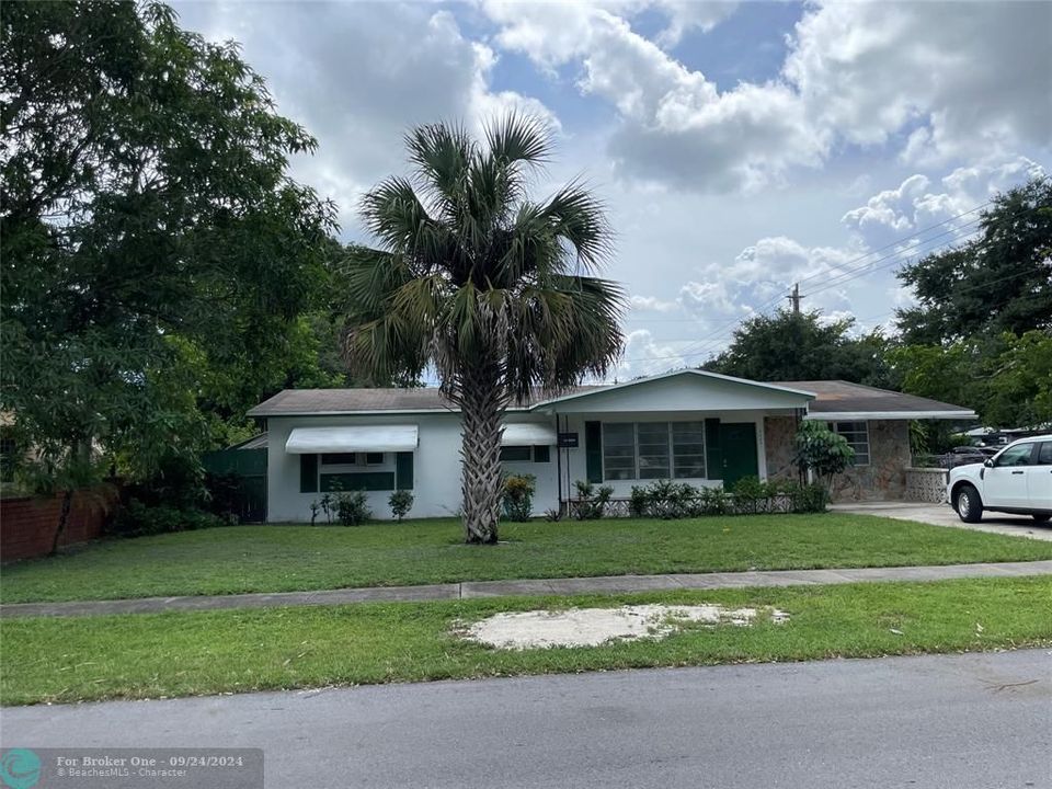 For Sale: $485,000 (3 beds, 2 baths, 1980 Square Feet)