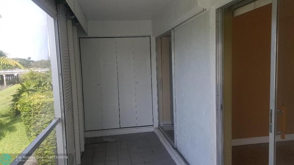 For Rent: $2,100 (2 beds, 2 baths, 1070 Square Feet)