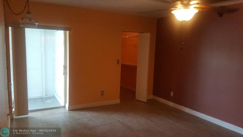 For Rent: $2,100 (2 beds, 2 baths, 1070 Square Feet)