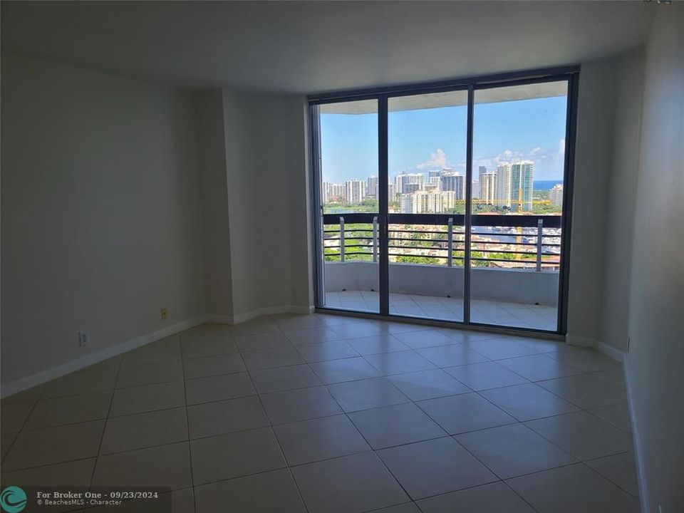 For Rent: $3,500 (2 beds, 2 baths, 1181 Square Feet)