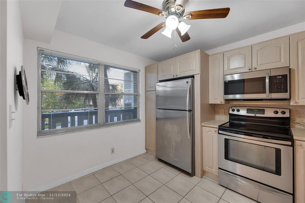 For Sale: $169,000 (2 beds, 2 baths, 1162 Square Feet)