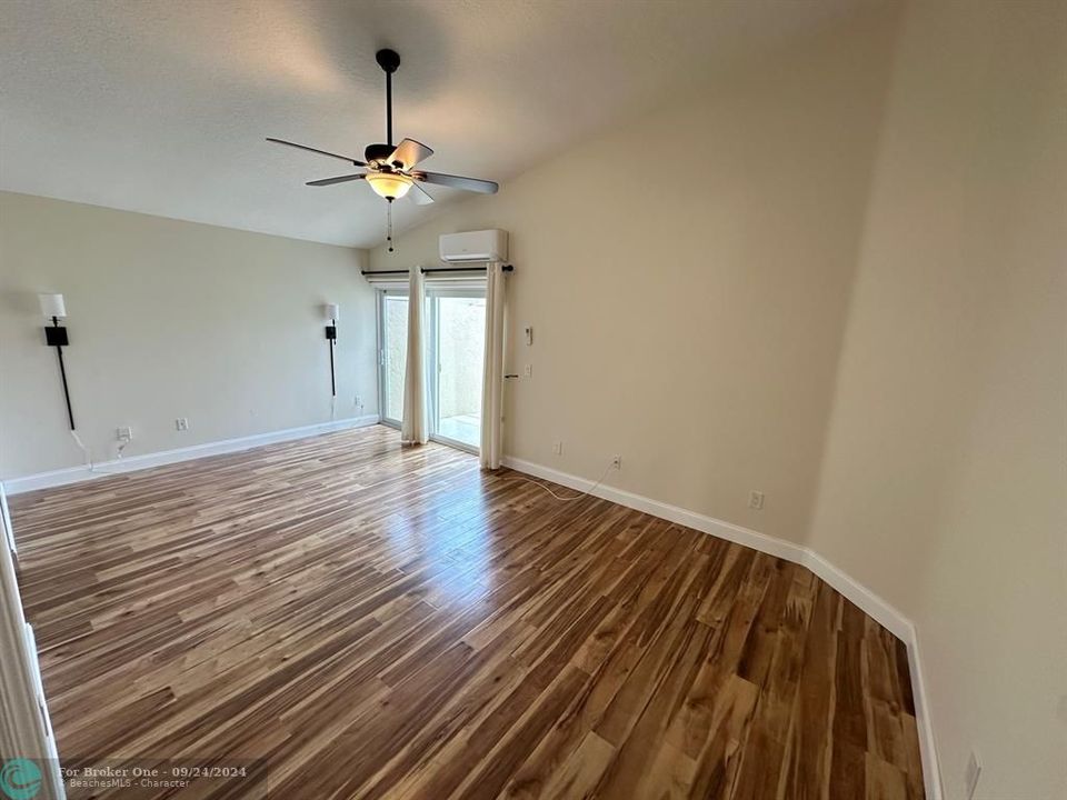 For Rent: $4,500 (3 beds, 2 baths, 1898 Square Feet)