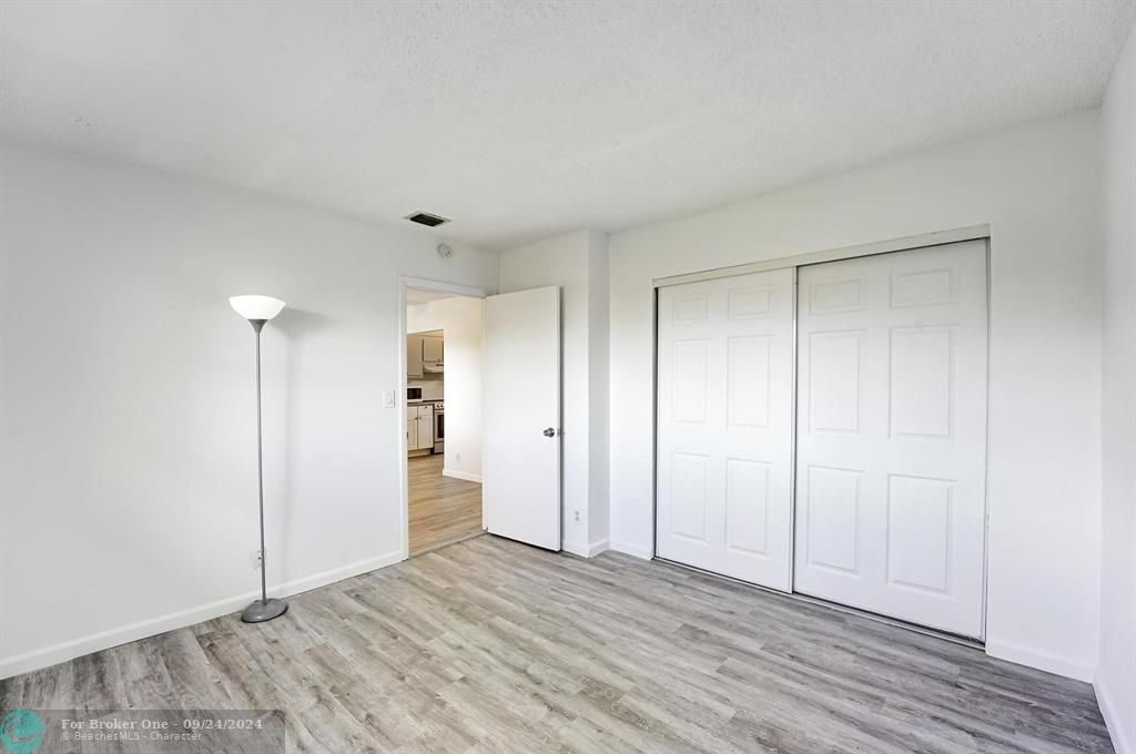 For Sale: $299,000 (2 beds, 2 baths, 1407 Square Feet)