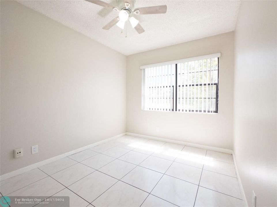 For Sale: $249,500 (2 beds, 2 baths, 870 Square Feet)