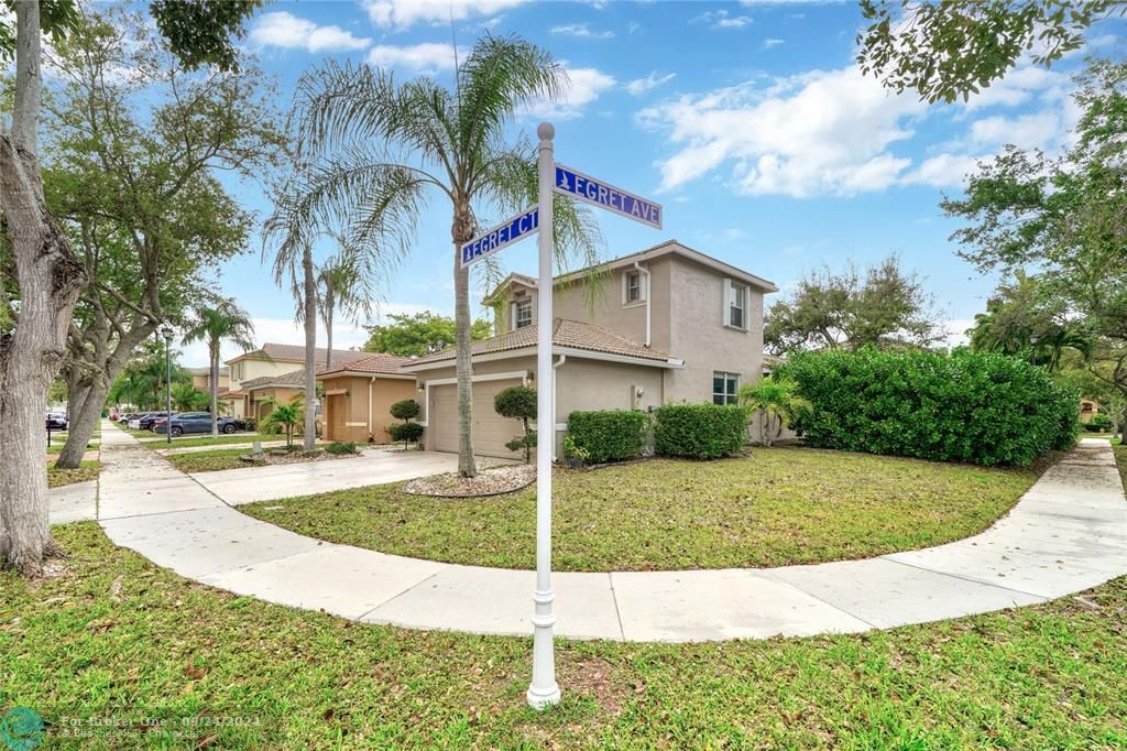 For Sale: $599,900 (3 beds, 2 baths, 1808 Square Feet)