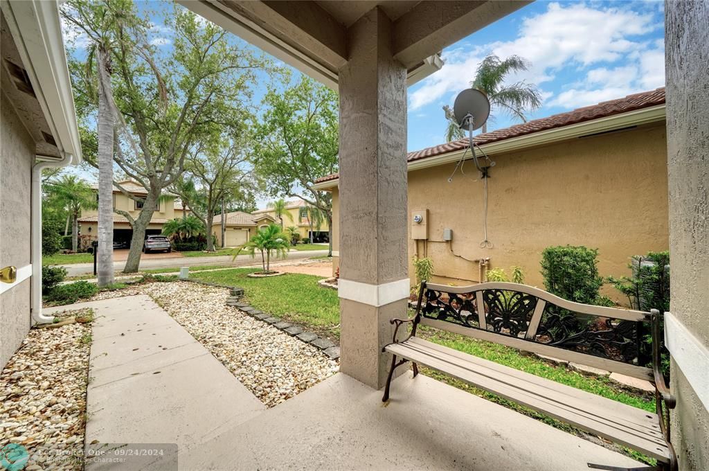 For Sale: $599,900 (3 beds, 2 baths, 1808 Square Feet)