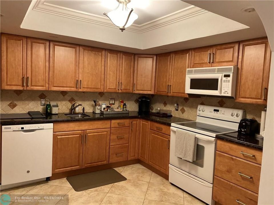 For Rent: $5,000 (2 beds, 2 baths, 1724 Square Feet)