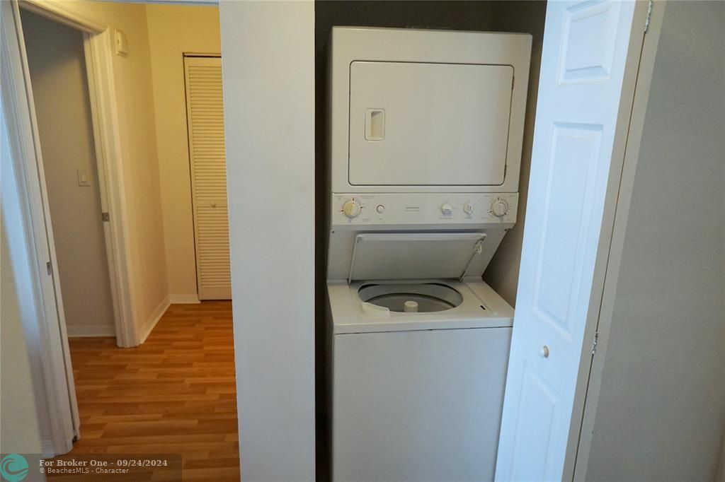 For Rent: $2,500 (1 beds, 1 baths, 660 Square Feet)