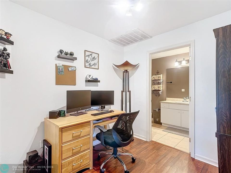 For Sale: $395,000 (3 beds, 2 baths, 1574 Square Feet)