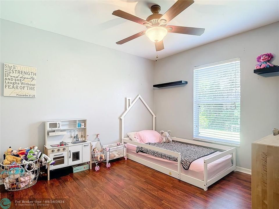 For Sale: $395,000 (3 beds, 2 baths, 1574 Square Feet)