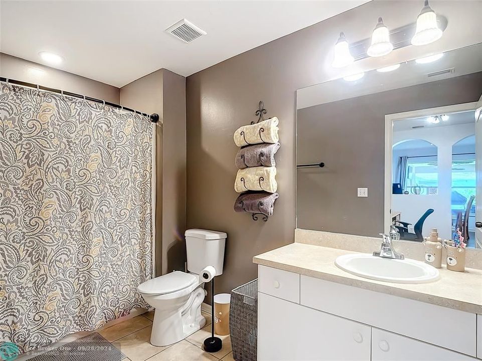 For Sale: $395,000 (3 beds, 2 baths, 1574 Square Feet)