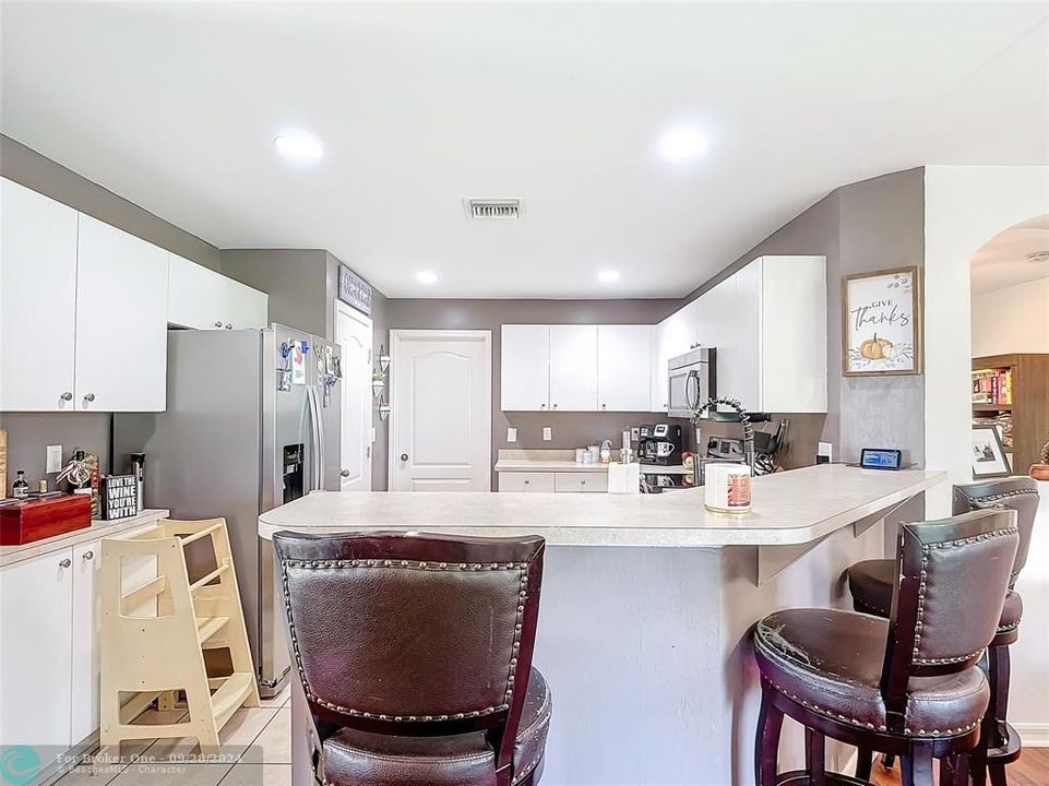 For Sale: $395,000 (3 beds, 2 baths, 1574 Square Feet)