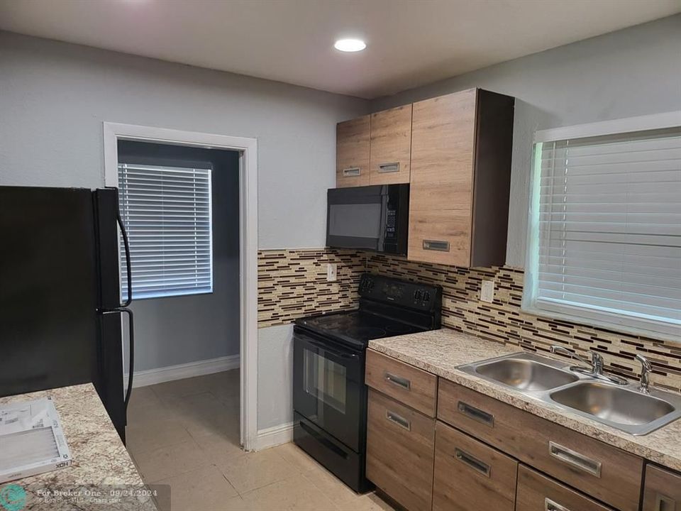 For Sale: $399,000 (3 beds, 2 baths, 1182 Square Feet)