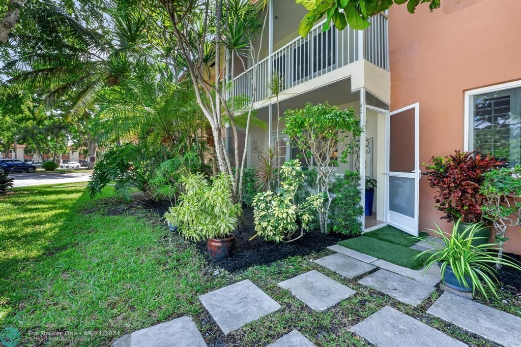 En Venta: $418,900 (2 camas, 2 baños, 1180 Pies cuadrados)