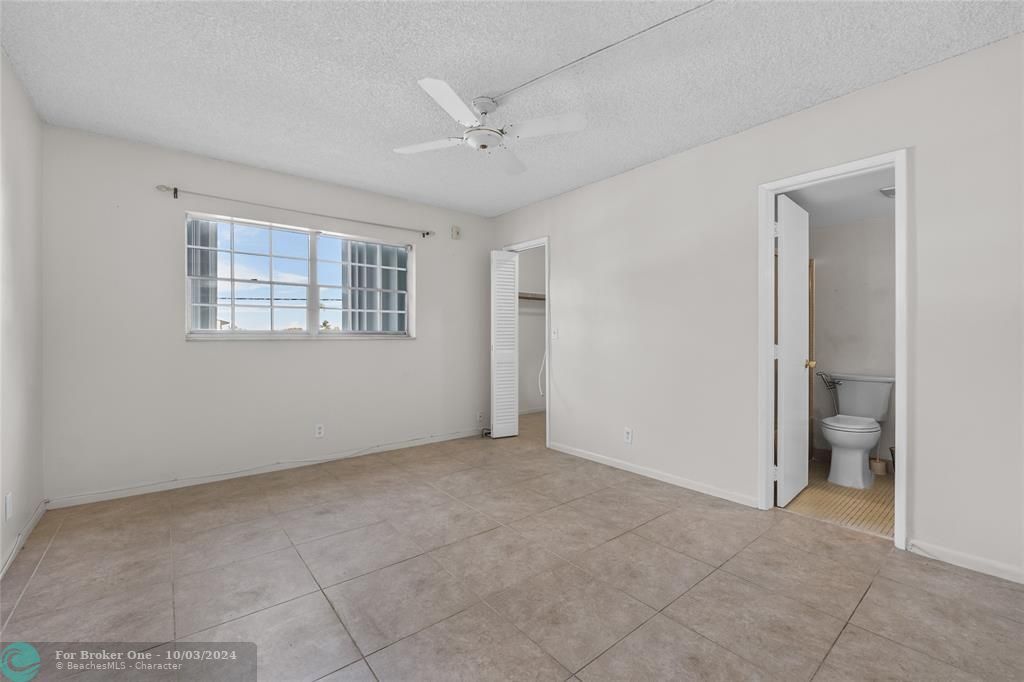 For Sale: $155,000 (1 beds, 1 baths, 670 Square Feet)