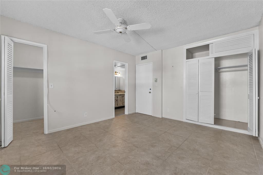 For Sale: $155,000 (1 beds, 1 baths, 670 Square Feet)