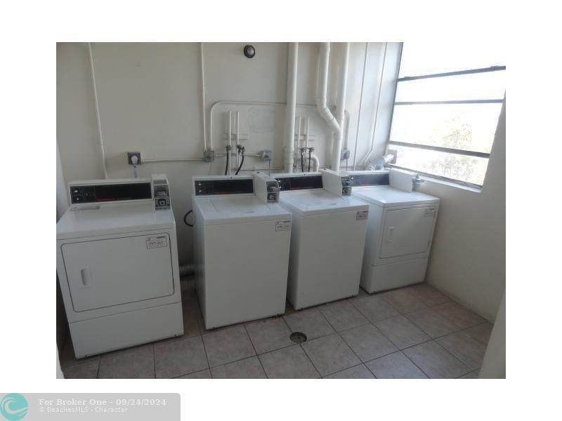 For Rent: $1,300 (0 beds, 1 baths, 464 Square Feet)