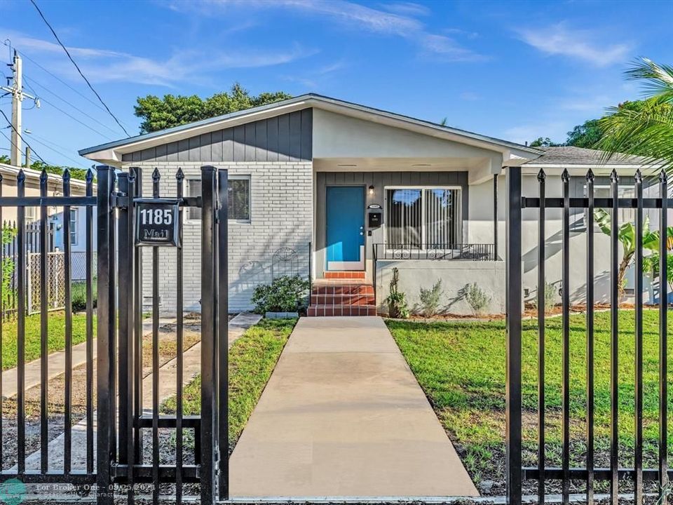 For Sale: $575,000 (3 beds, 2 baths, 1506 Square Feet)