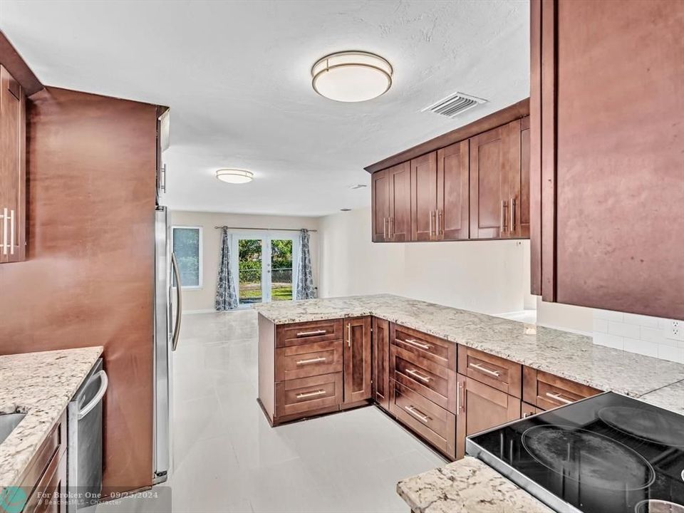 For Sale: $575,000 (3 beds, 2 baths, 1506 Square Feet)