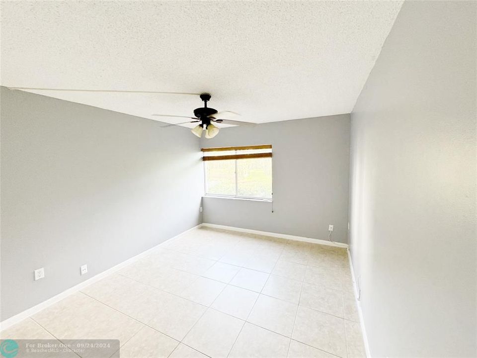 For Rent: $2,050 (2 beds, 2 baths, 1057 Square Feet)