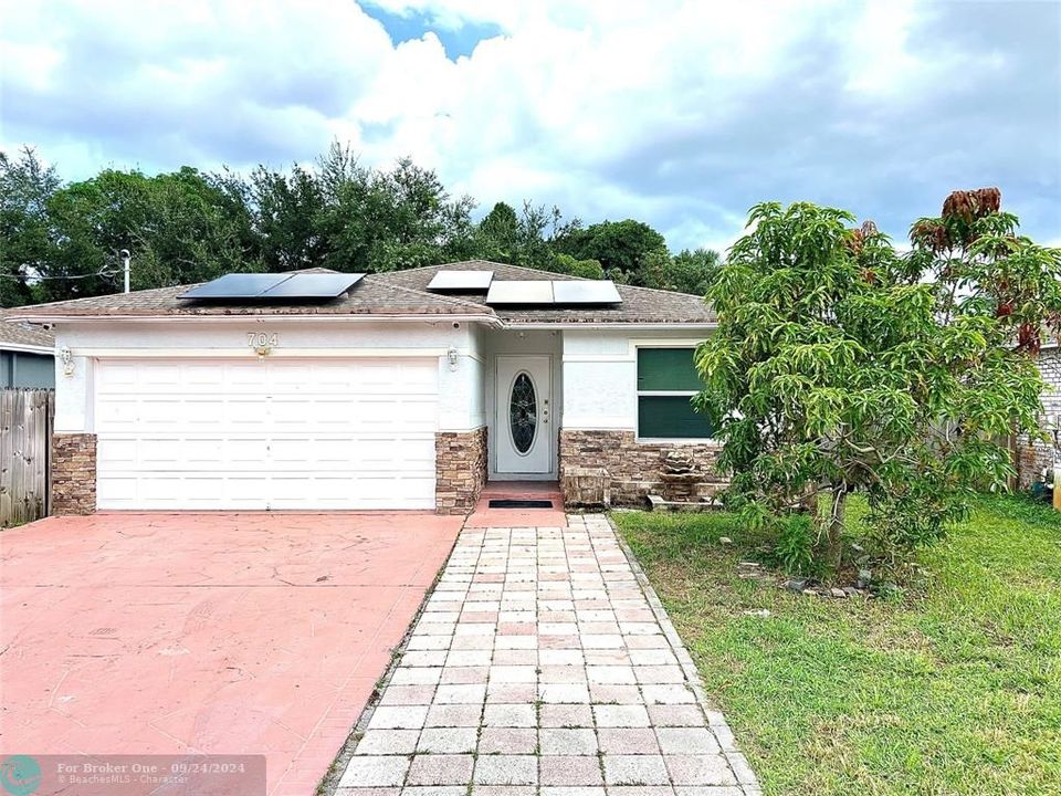 For Sale: $415,000 (3 beds, 2 baths, 1256 Square Feet)