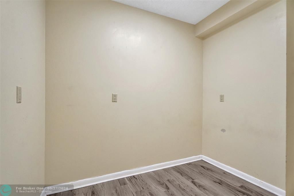 For Sale: $254,900 (2 beds, 2 baths, 1385 Square Feet)