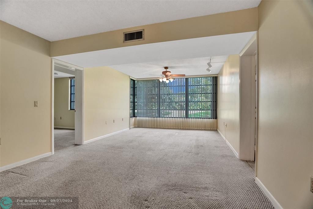 For Sale: $254,900 (2 beds, 2 baths, 1385 Square Feet)