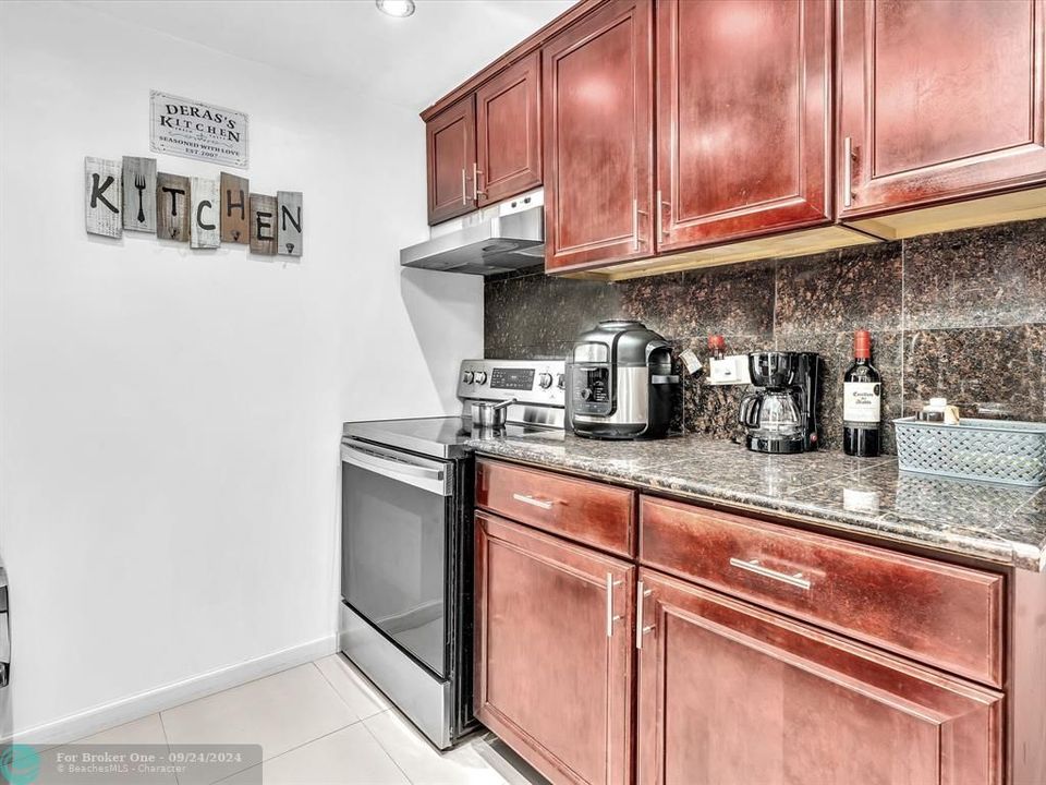 For Sale: $199,500 (2 beds, 2 baths, 1260 Square Feet)