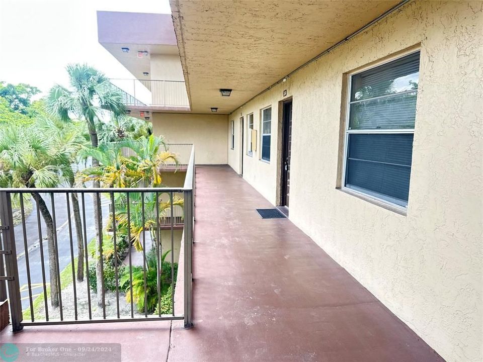 For Rent: $2,000 (2 beds, 2 baths, 1002 Square Feet)