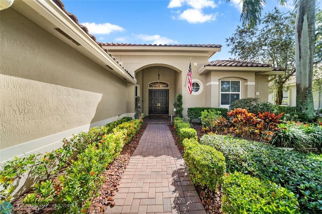 For Sale: $974,900 (4 beds, 3 baths, 2750 Square Feet)