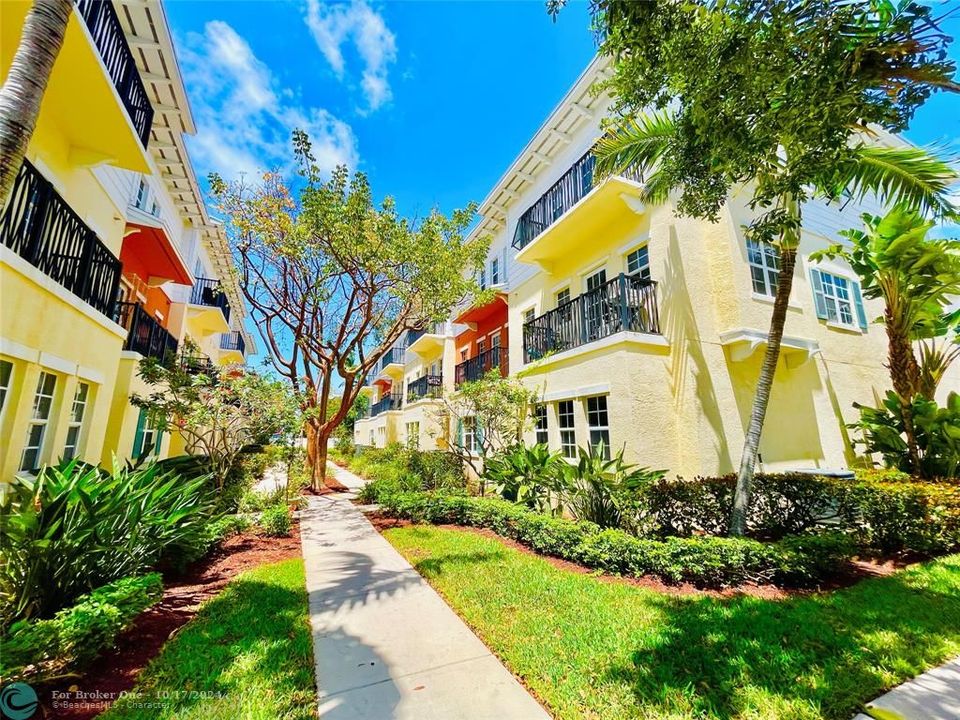 For Sale: $550,000 (3 beds, 2 baths, 1988 Square Feet)