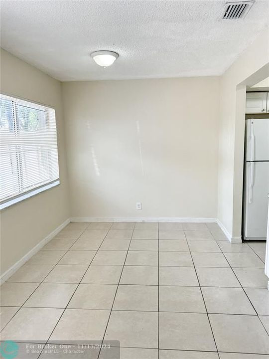 Recently Rented: $1,900 (2 beds, 1 baths, 944 Square Feet)