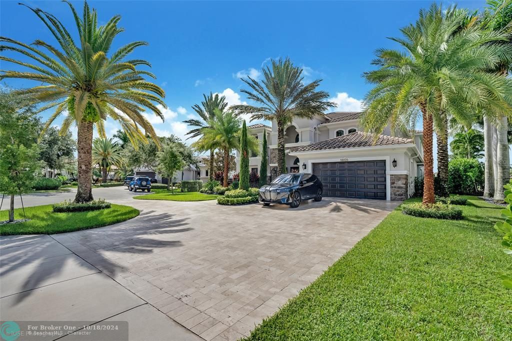 For Sale: $3,500,000 (6 beds, 4 baths, 5000 Square Feet)