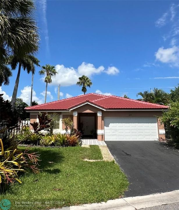 For Sale: $725,000 (4 beds, 2 baths, 1814 Square Feet)