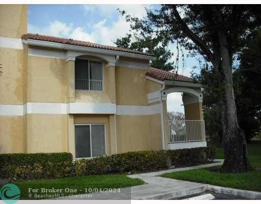 For Rent: $2,200 (2 beds, 2 baths, 1241 Square Feet)