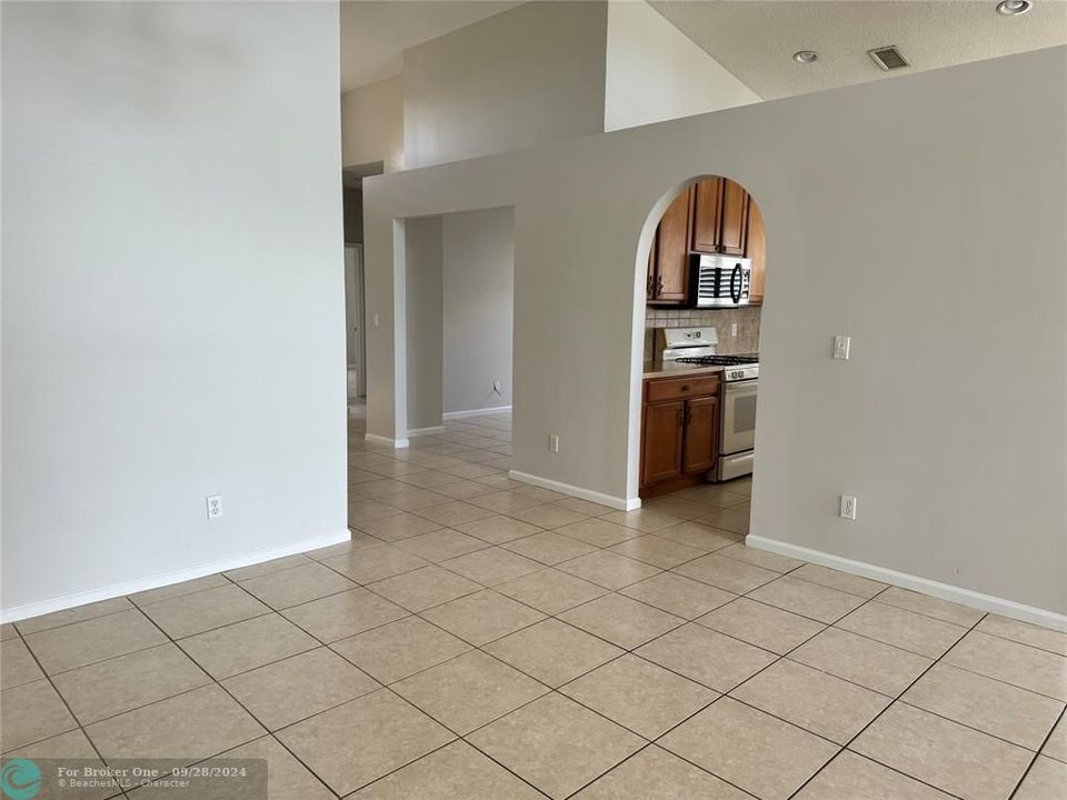 For Rent: $3,400 (3 beds, 2 baths, 1883 Square Feet)