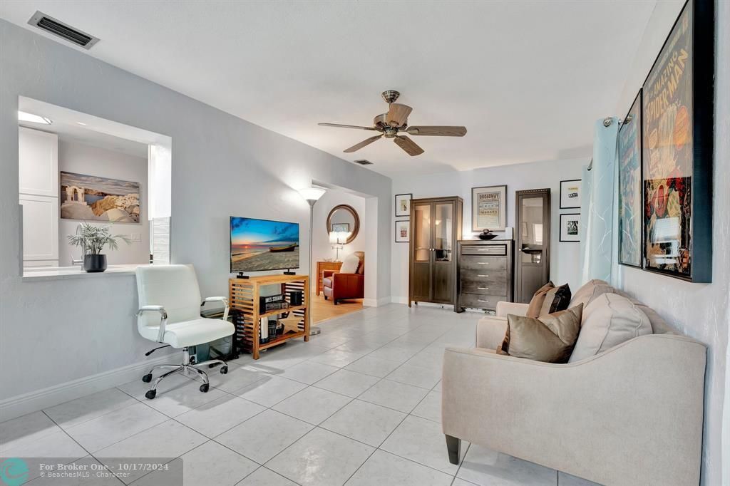 For Sale: $349,000 (2 beds, 2 baths, 1353 Square Feet)