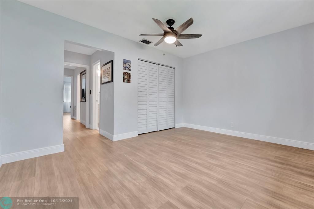 For Sale: $349,000 (2 beds, 2 baths, 1353 Square Feet)