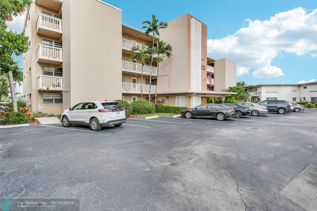 For Sale: $399,000 (2 beds, 2 baths, 1200 Square Feet)