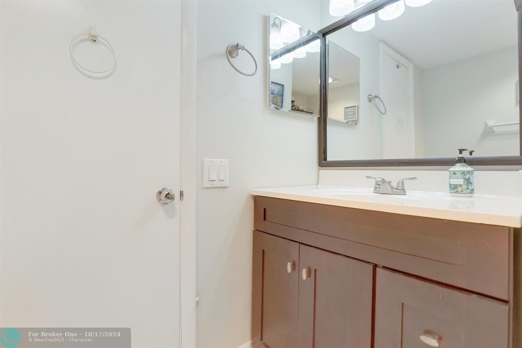 For Sale: $399,000 (2 beds, 2 baths, 1200 Square Feet)