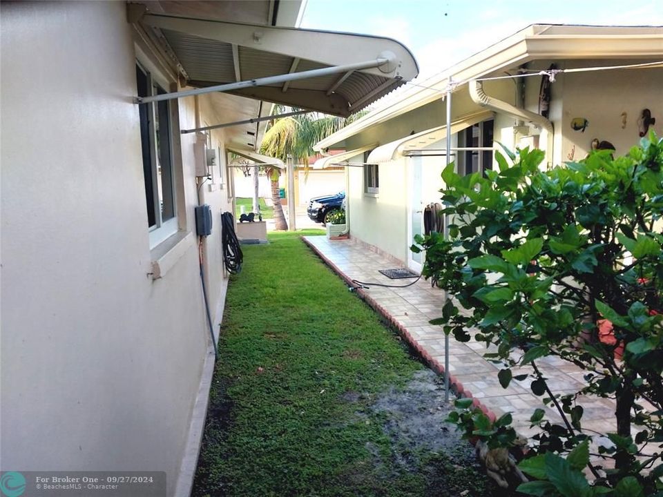 For Sale: $370,000 (2 beds, 2 baths, 1249 Square Feet)