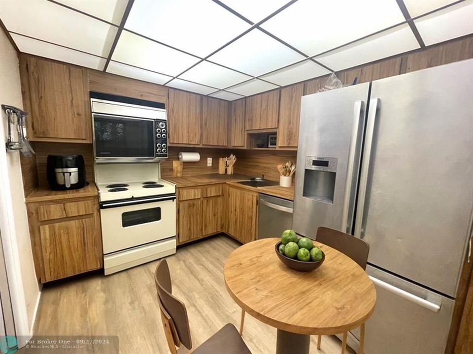 For Rent: $2,200 (2 beds, 2 baths, 1260 Square Feet)