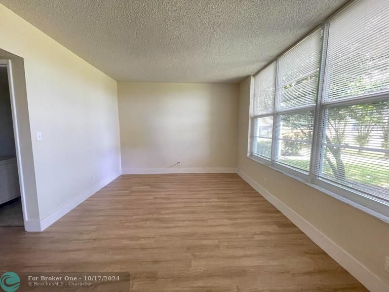 For Rent: $2,200 (2 beds, 2 baths, 1260 Square Feet)