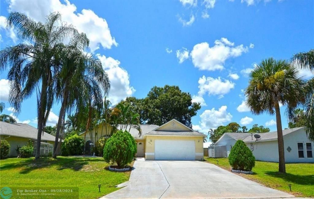 For Sale: $270,000 (3 beds, 2 baths, 1640 Square Feet)