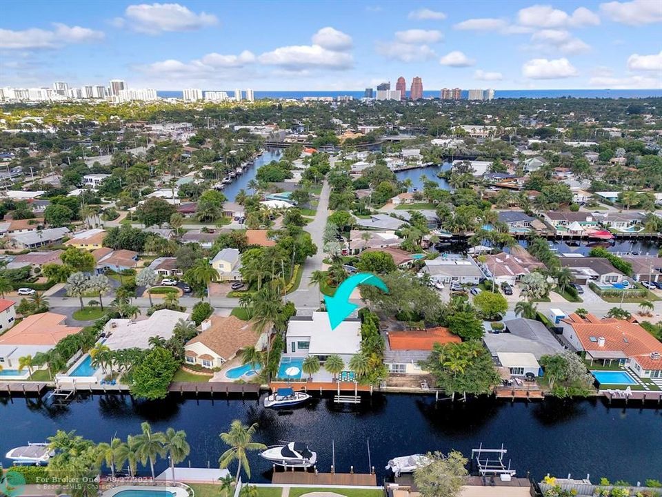 For Sale: $2,095,000 (3 beds, 3 baths, 2400 Square Feet)