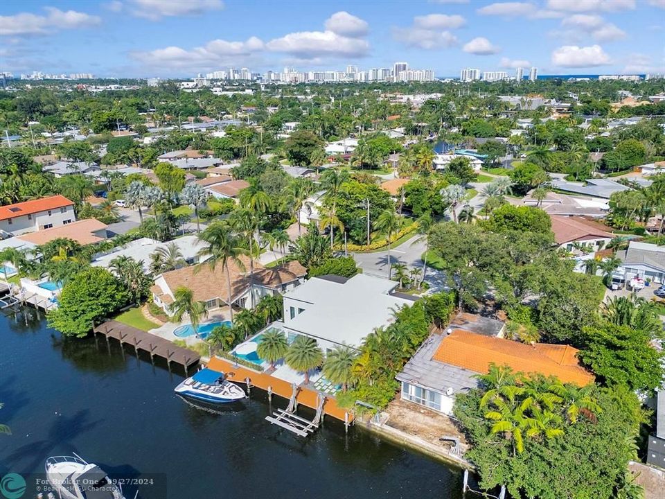 For Sale: $2,095,000 (3 beds, 3 baths, 2400 Square Feet)