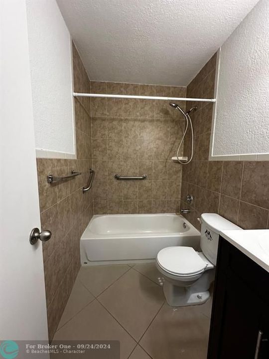 For Rent: $1,850 (2 beds, 1 baths, 825 Square Feet)