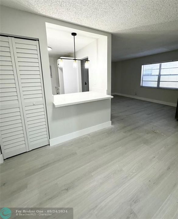 For Rent: $1,950 (1 beds, 1 baths, 859 Square Feet)